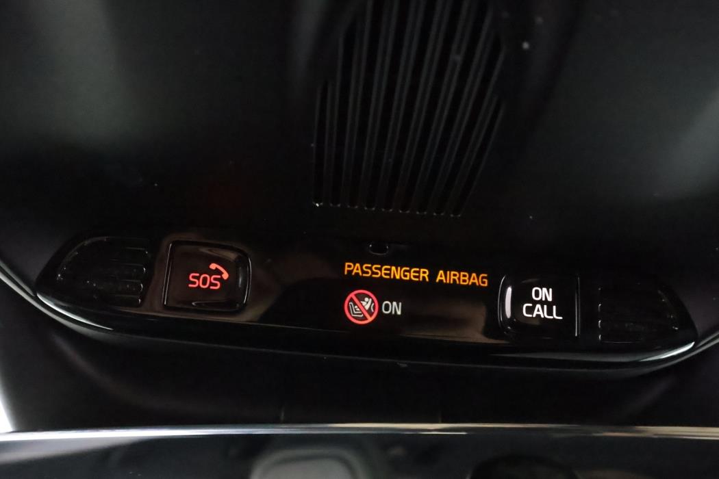 VOLVO XC40 2021