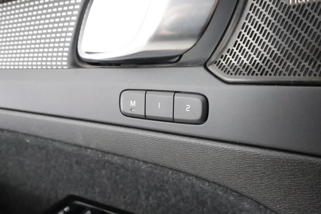VOLVO XC40 2021