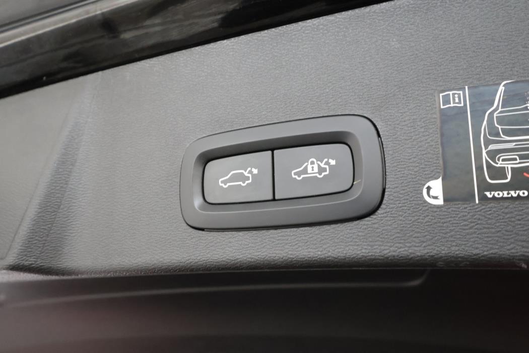 VOLVO XC40 2021
