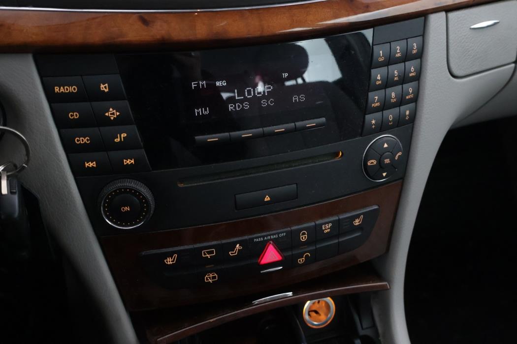 MERCEDES-BENZ E 2005