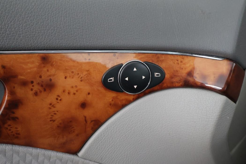 MERCEDES-BENZ E 2005