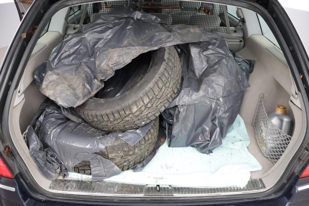 MERCEDES-BENZ E 2005