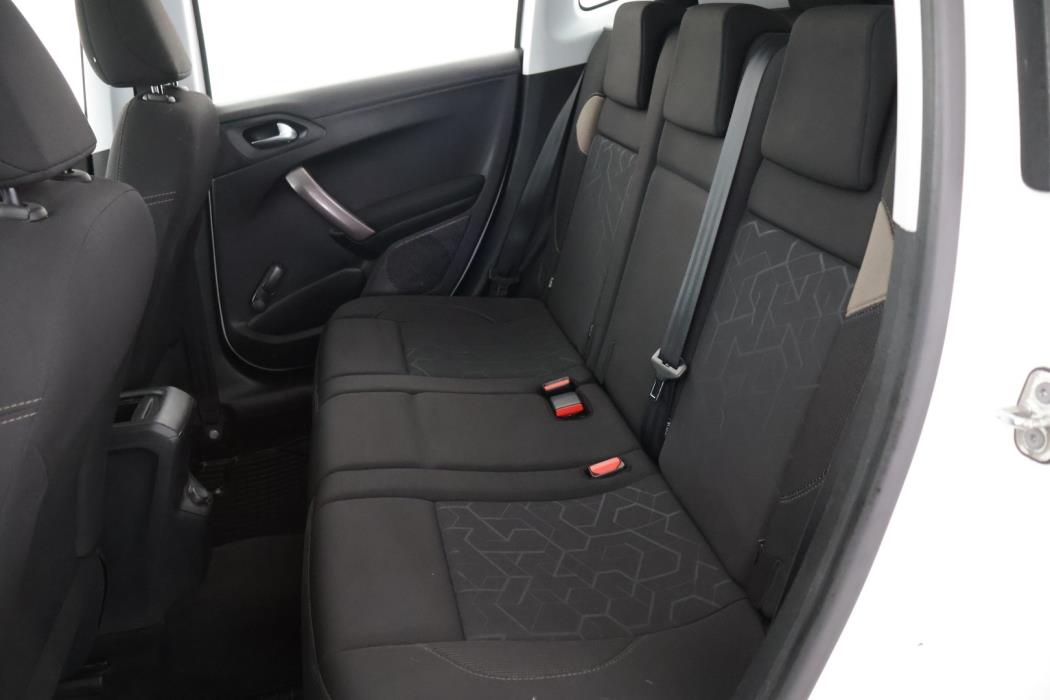 PEUGEOT 2008 2016