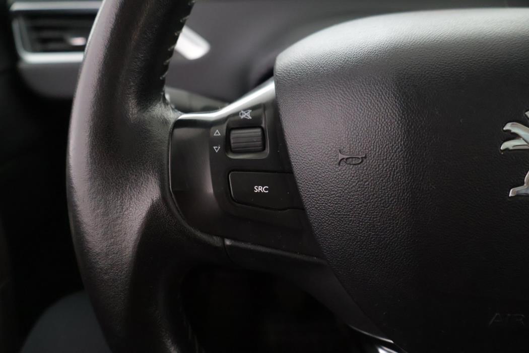 PEUGEOT 2008 2016