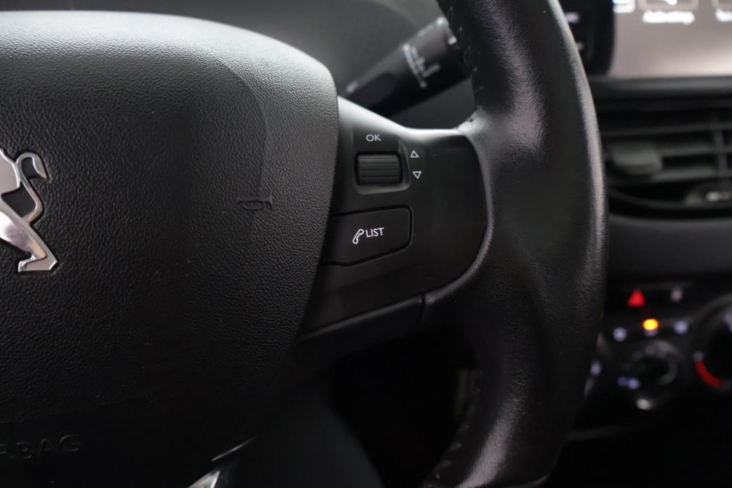 PEUGEOT 2008 2016