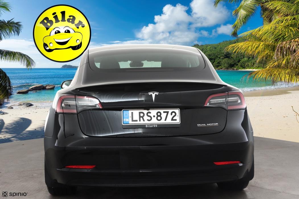 TESLA Model 3 2022