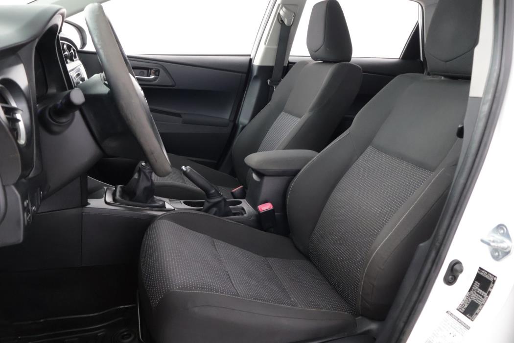 TOYOTA Auris 2013