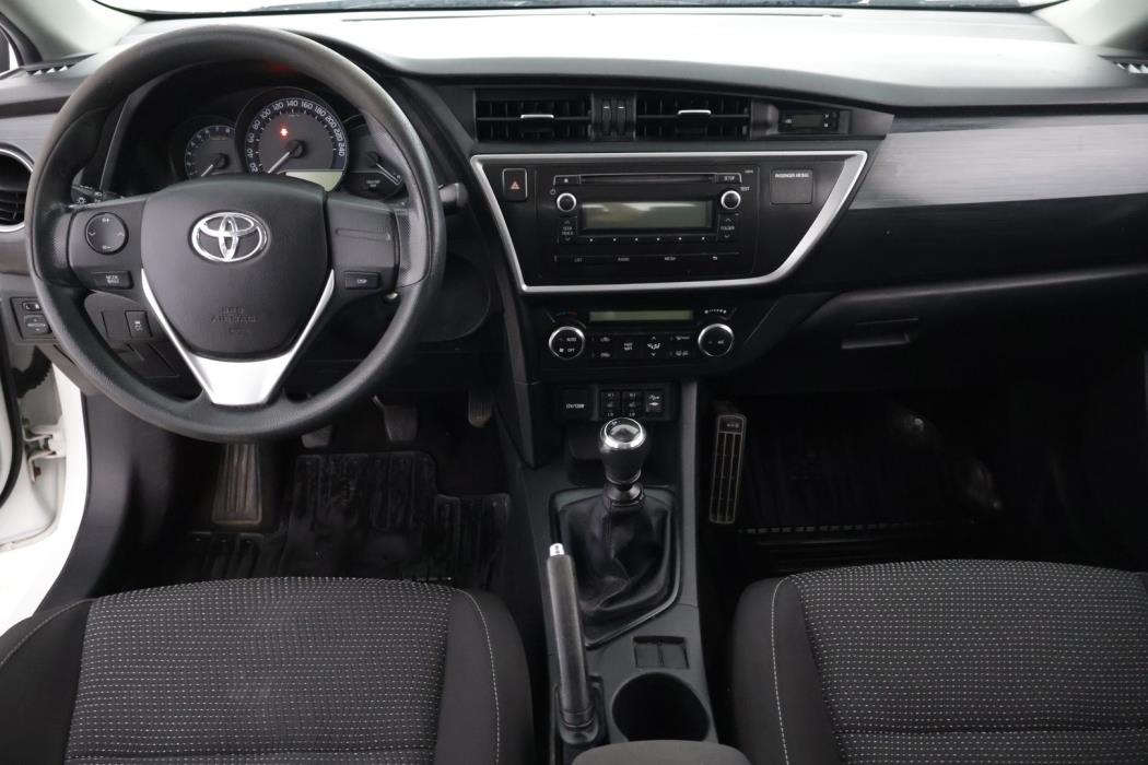 TOYOTA Auris 2013