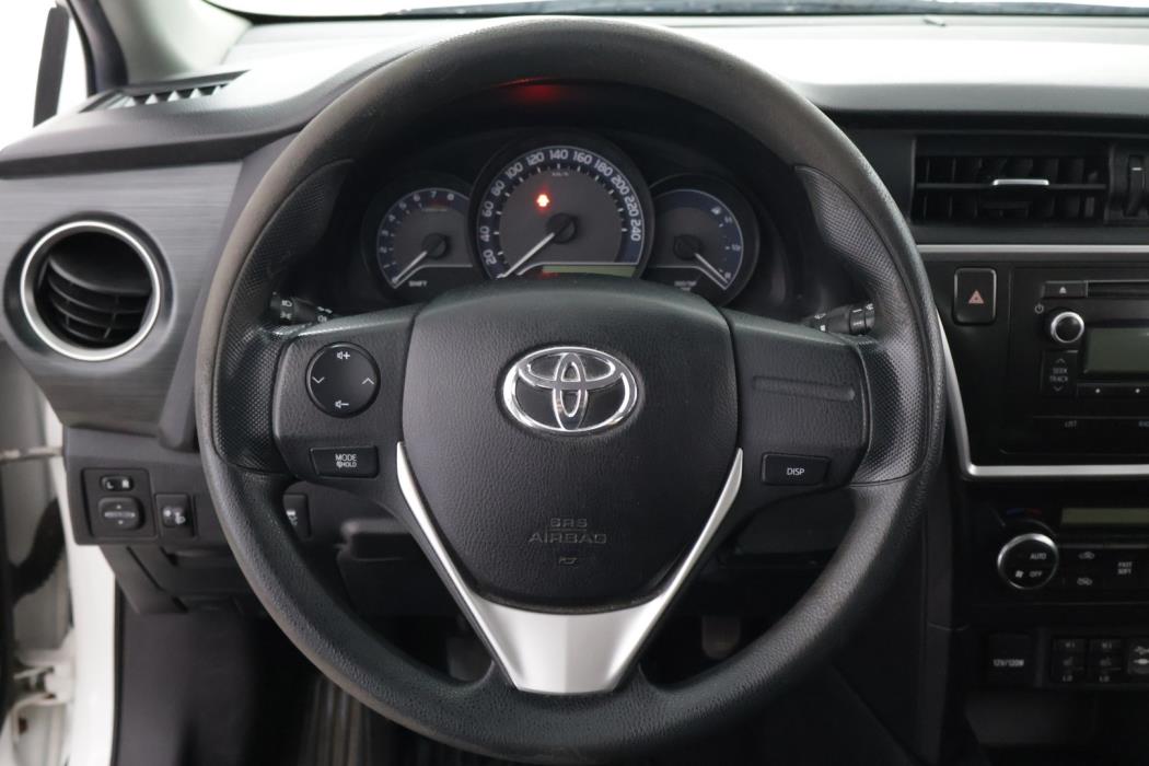 TOYOTA Auris 2013