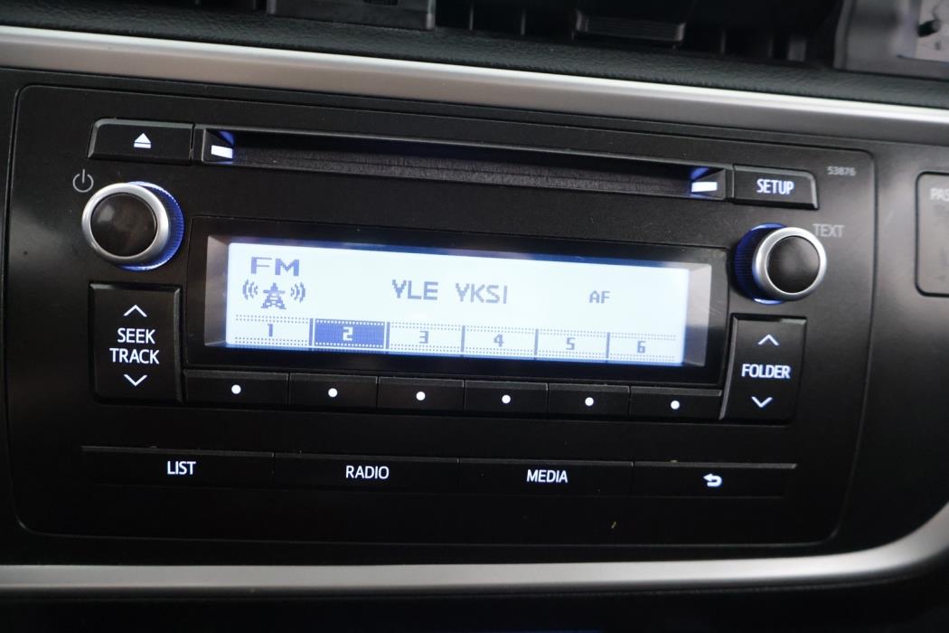 TOYOTA Auris 2013