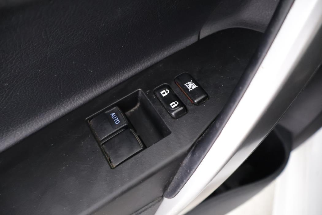 TOYOTA Auris 2013