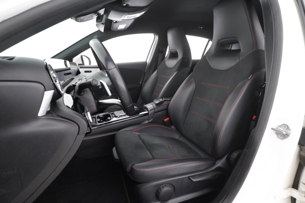 MERCEDES-BENZ A 2023