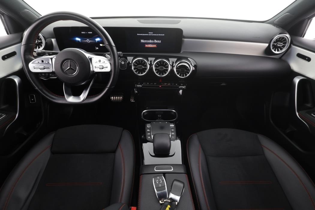 MERCEDES-BENZ A 2023