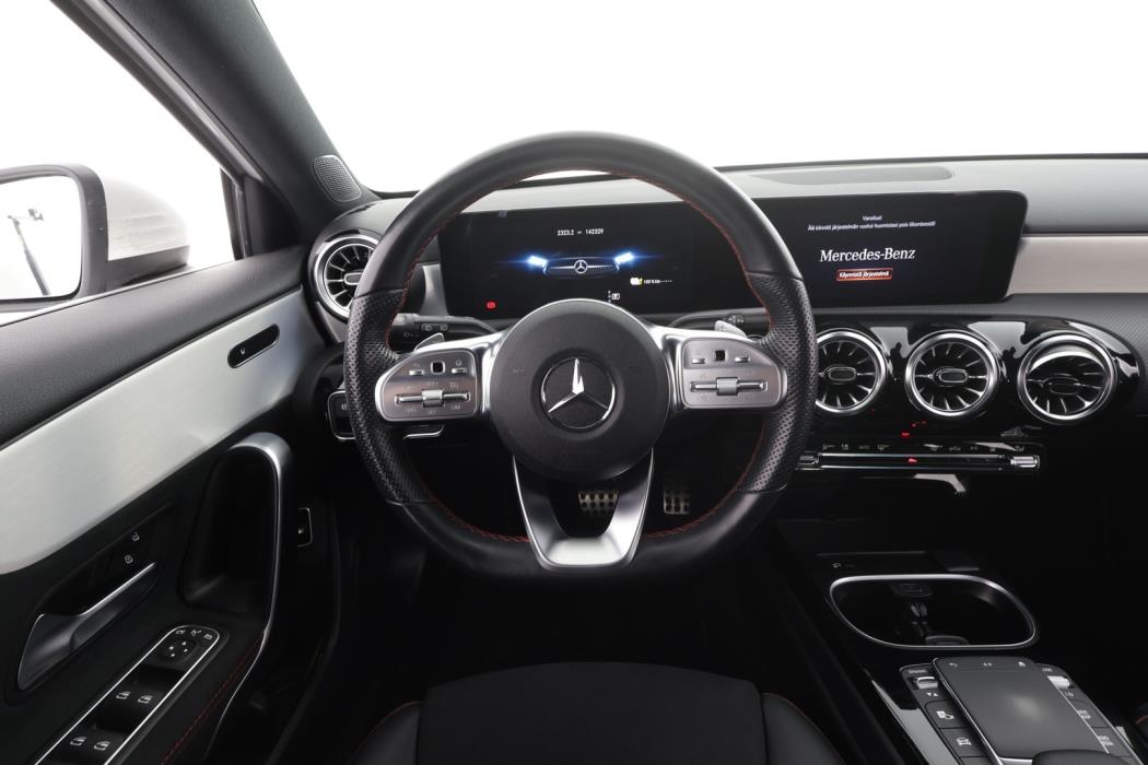 MERCEDES-BENZ A 2023