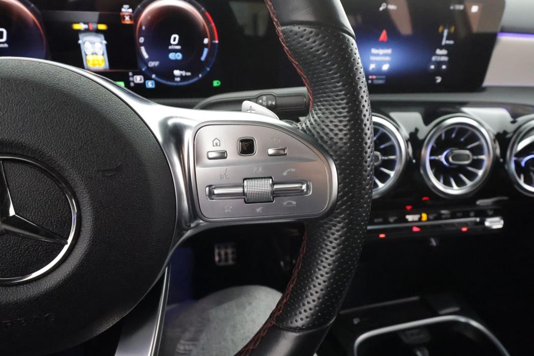 MERCEDES-BENZ A 2023