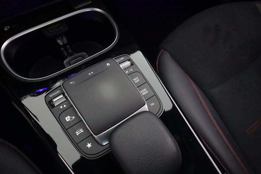 MERCEDES-BENZ A 2023