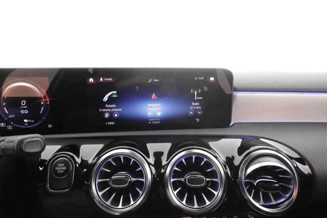 MERCEDES-BENZ A 2023