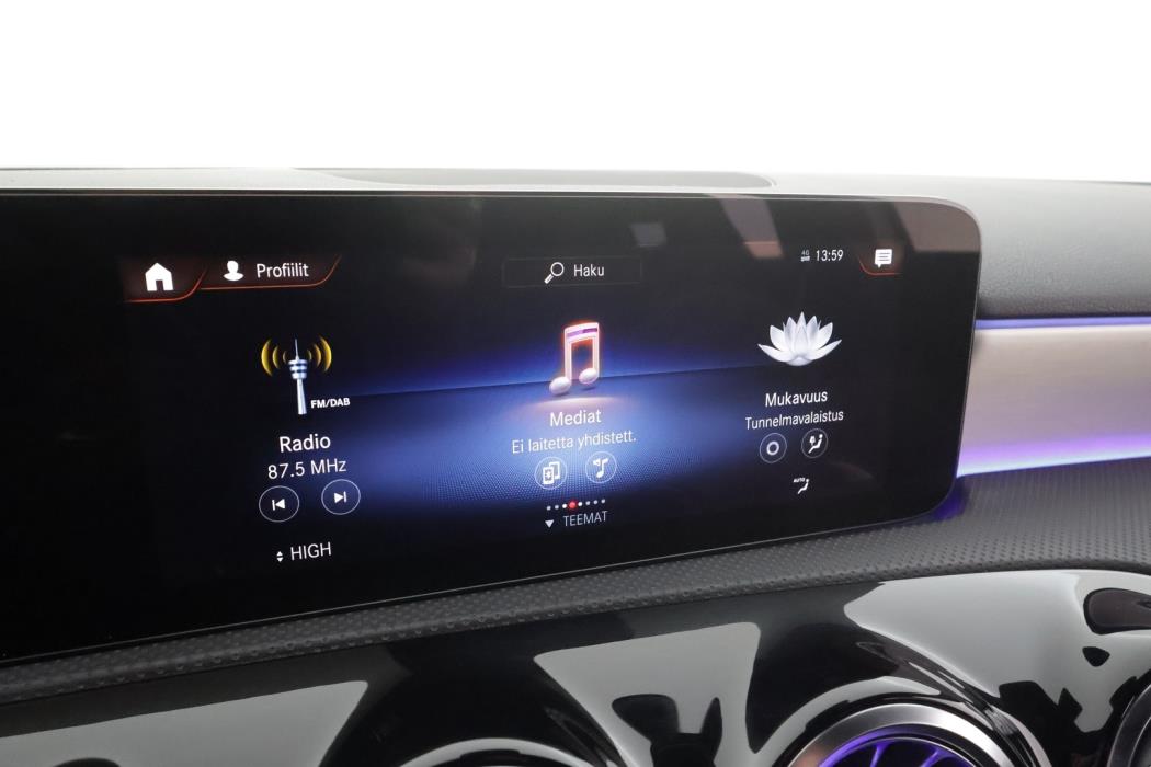 MERCEDES-BENZ A 2023