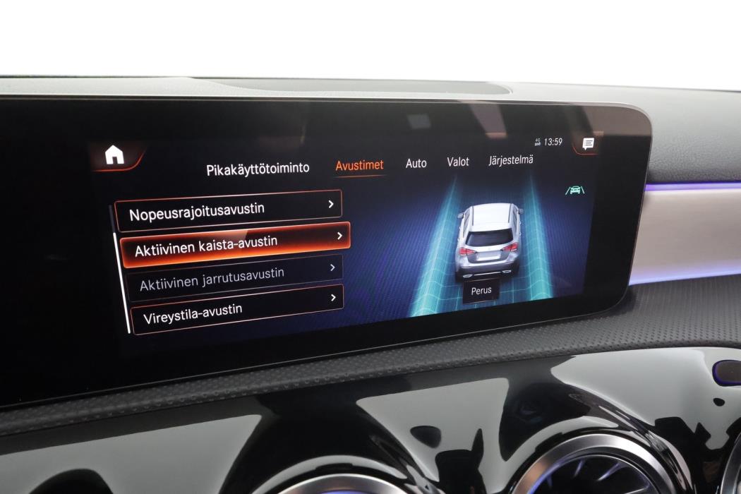 MERCEDES-BENZ A 2023