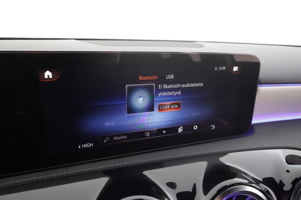 MERCEDES-BENZ A 2023