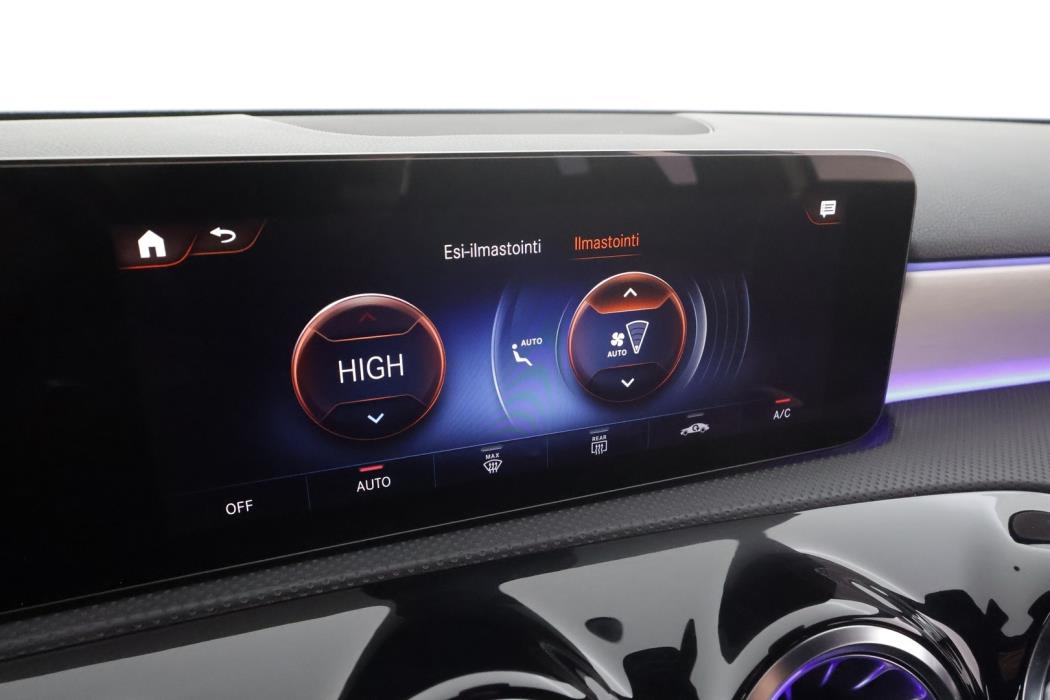 MERCEDES-BENZ A 2023