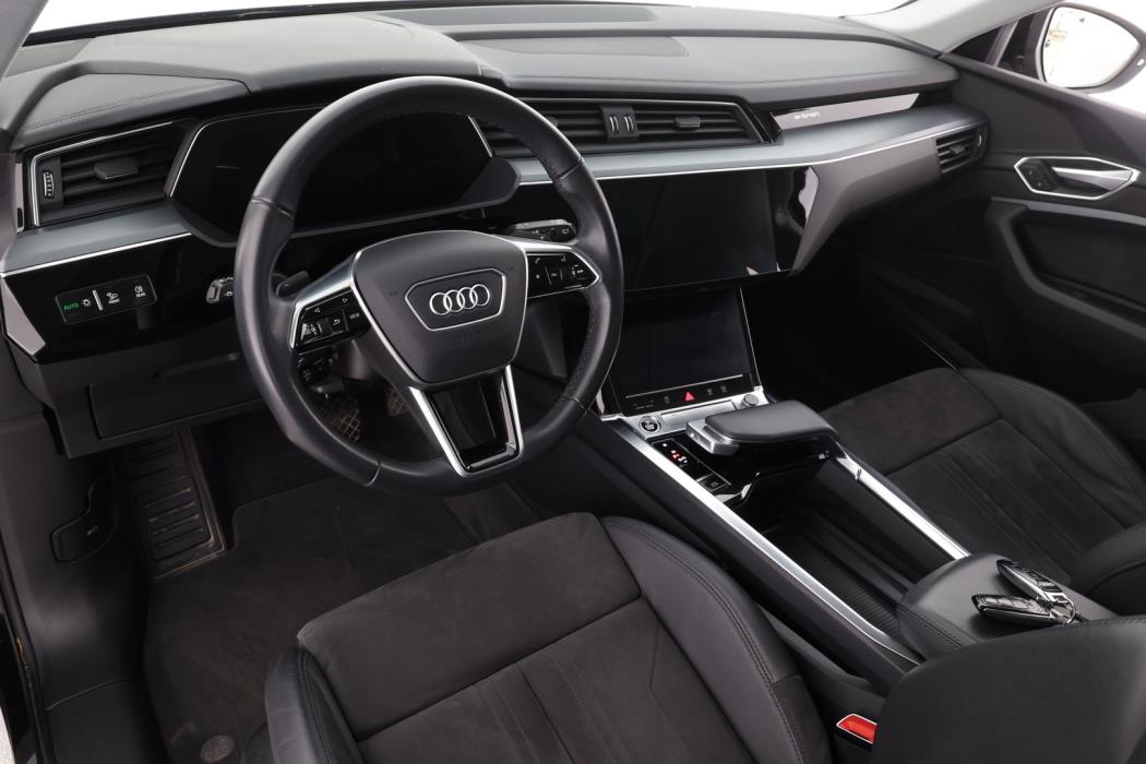 AUDI e-tron 2021