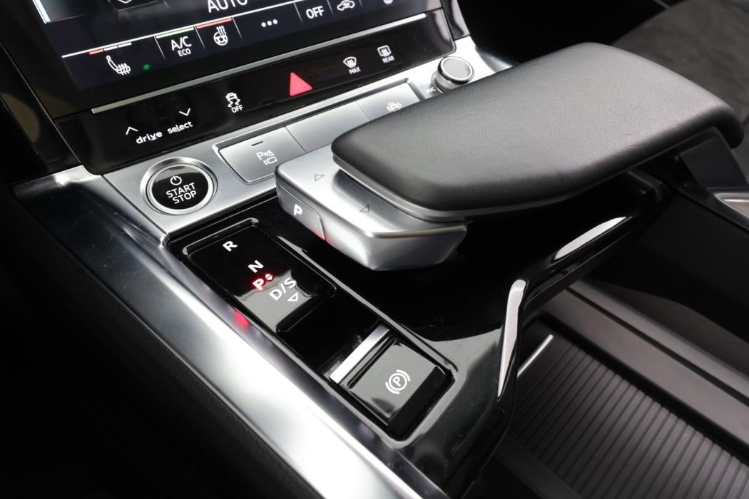 AUDI e-tron 2021