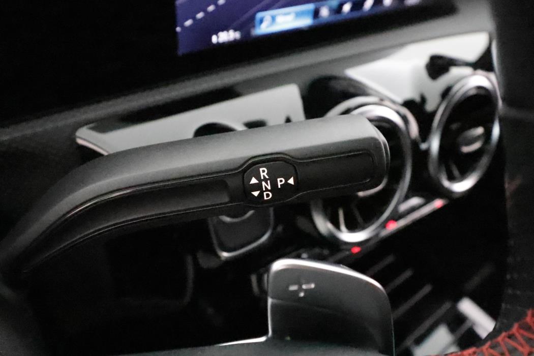 MERCEDES-BENZ A 2021