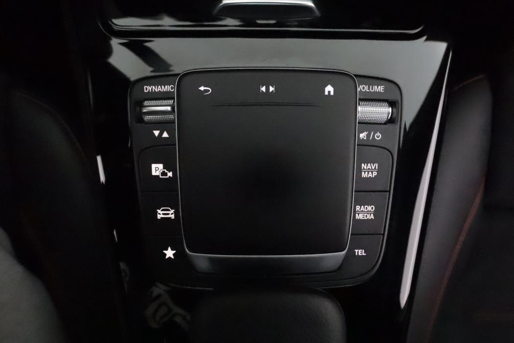 MERCEDES-BENZ A 2021