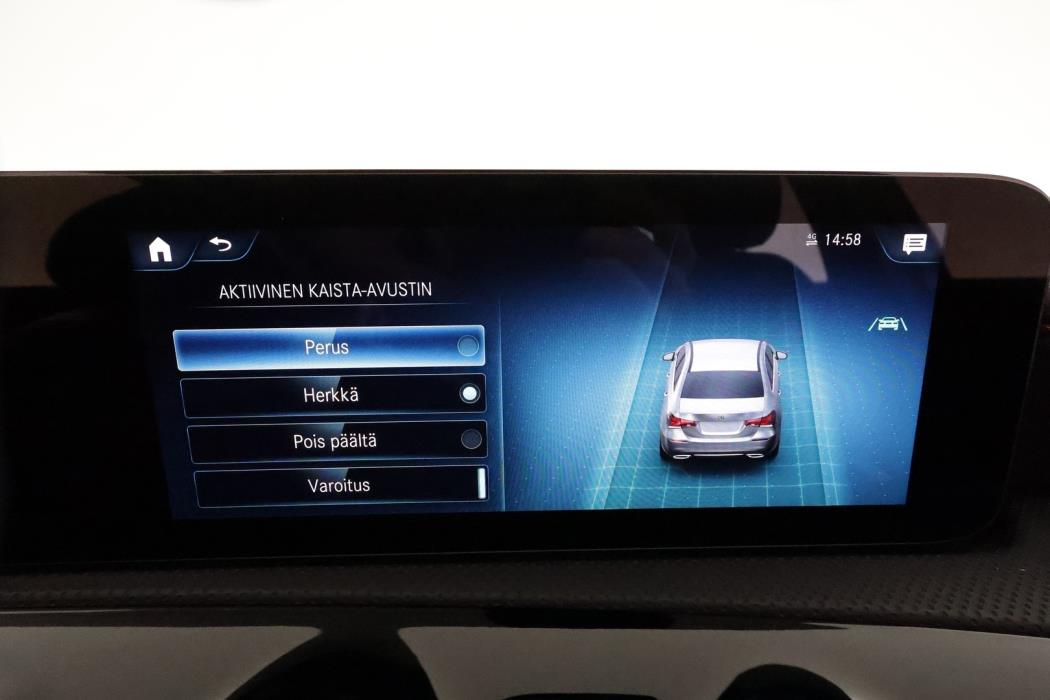 MERCEDES-BENZ A 2021