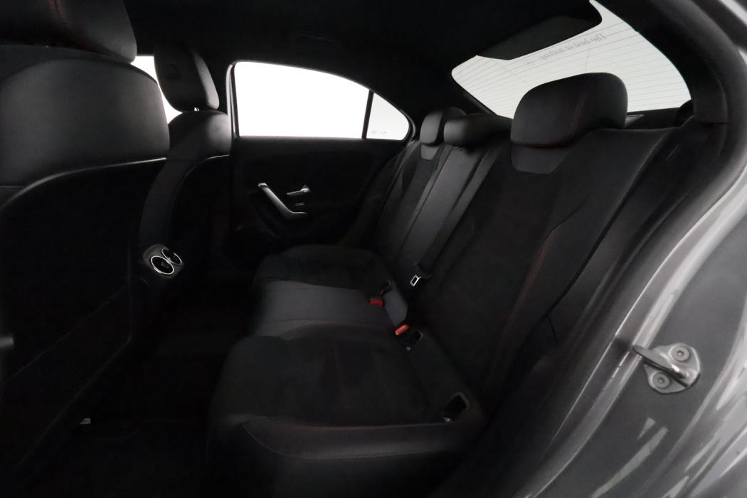 MERCEDES-BENZ A 2021