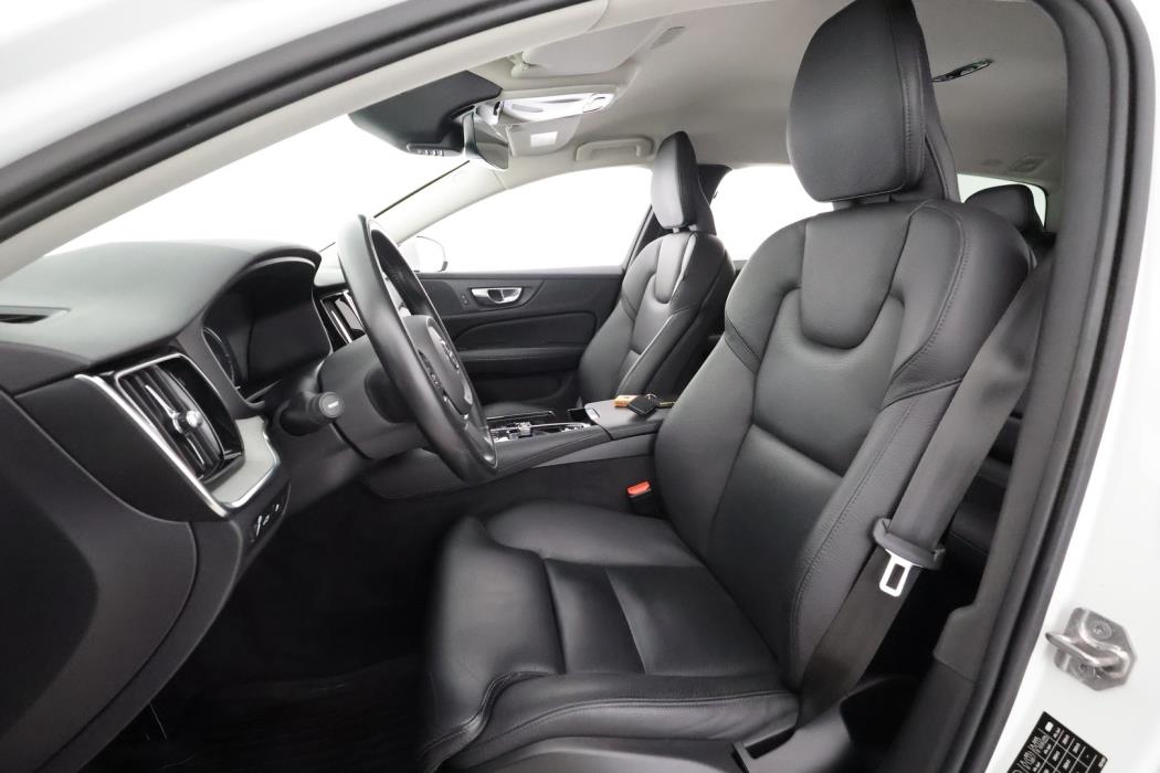 VOLVO V60 2022