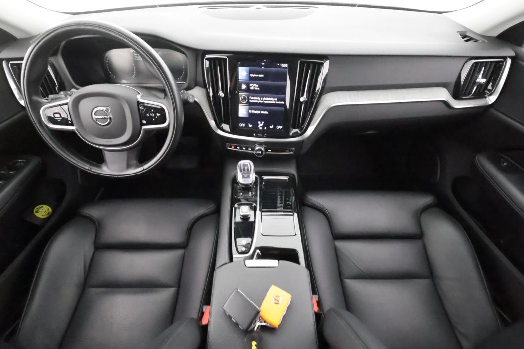 VOLVO V60 2022