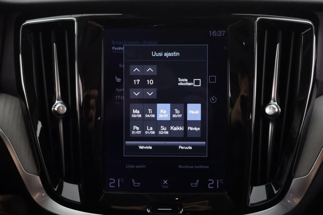 VOLVO V60 2022