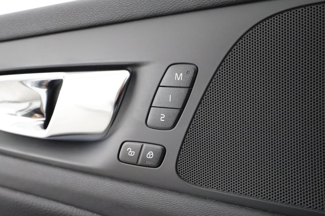 VOLVO V60 2022