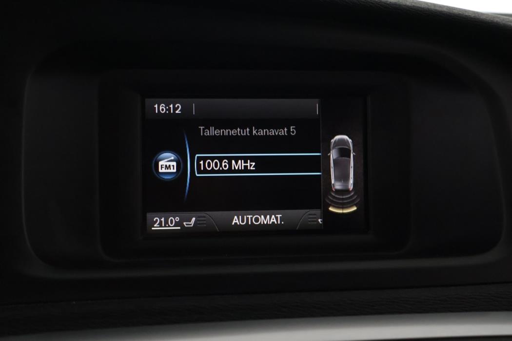 VOLVO V40 2016