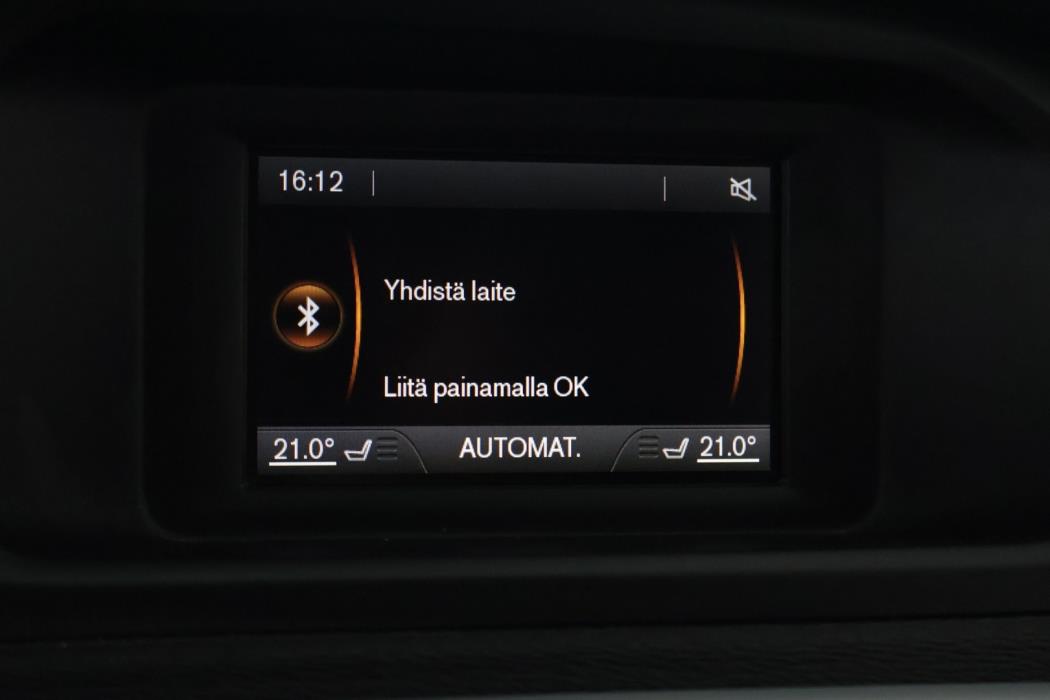 VOLVO V40 2016