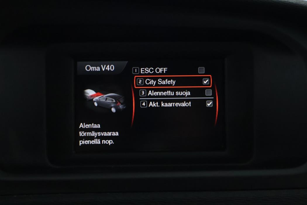 VOLVO V40 2016