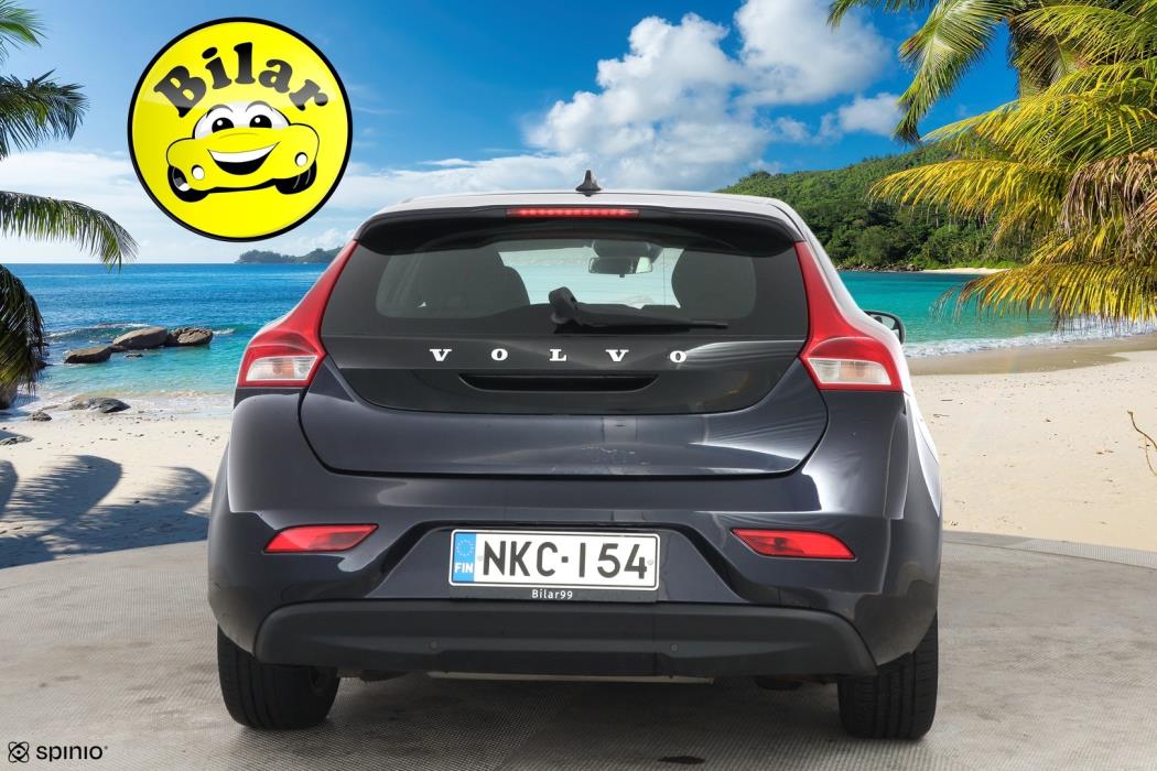 VOLVO V40 2016