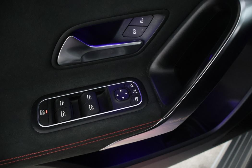 MERCEDES-BENZ A 2019