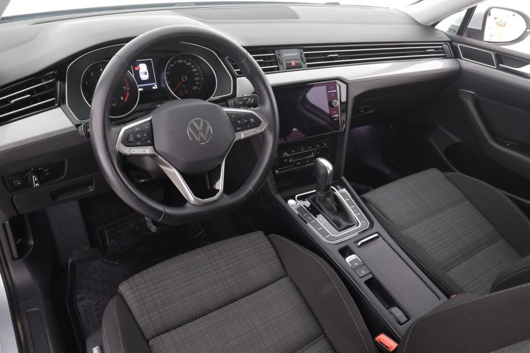 VOLKSWAGEN Passat 2021