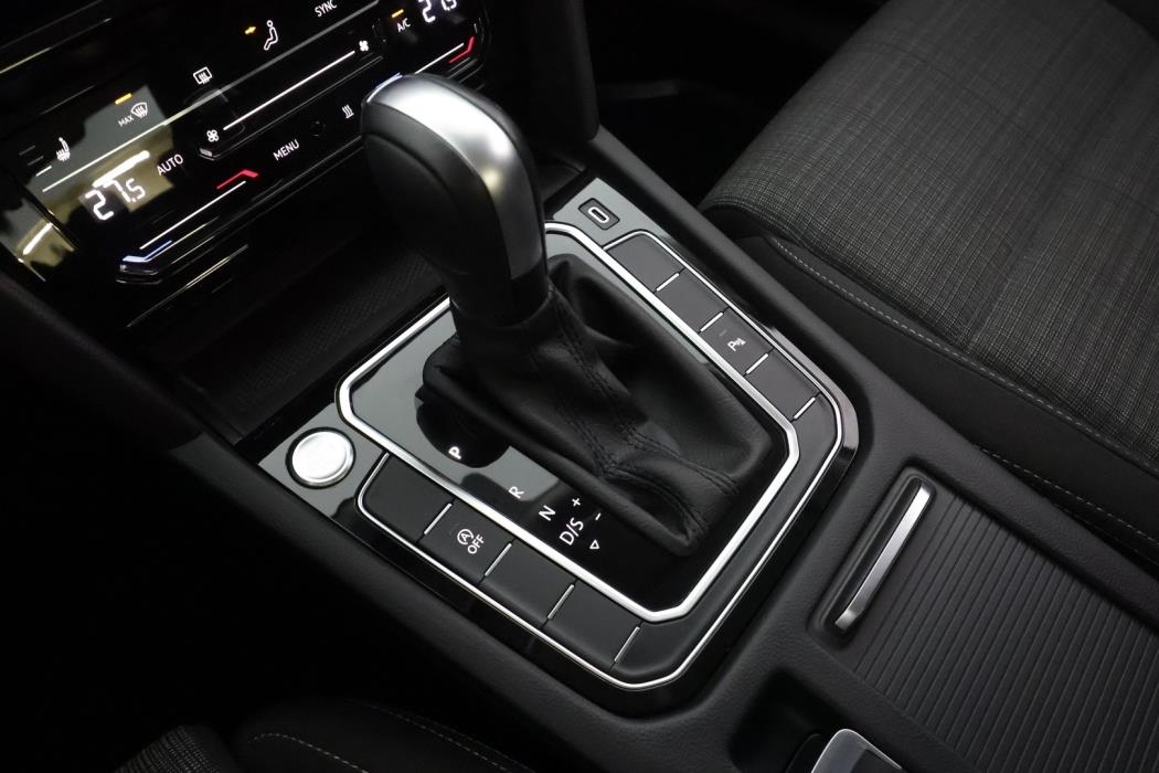 VOLKSWAGEN Passat 2021