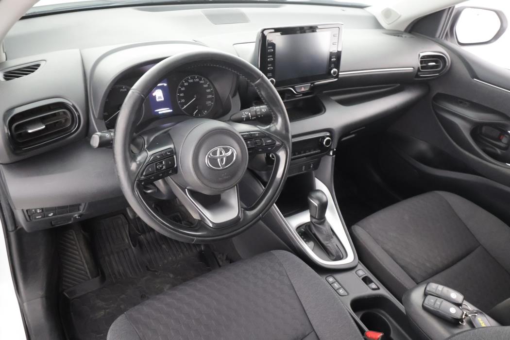 TOYOTA Yaris 2021