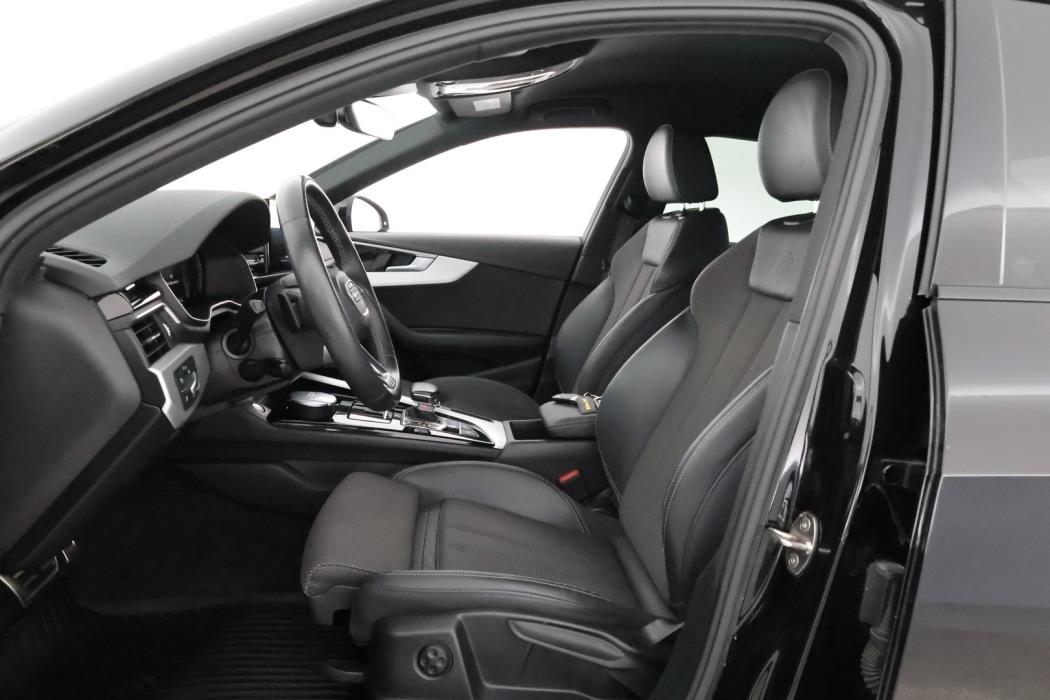 AUDI A4 2021