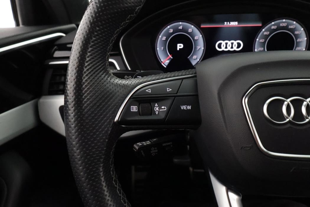 AUDI A4 2021