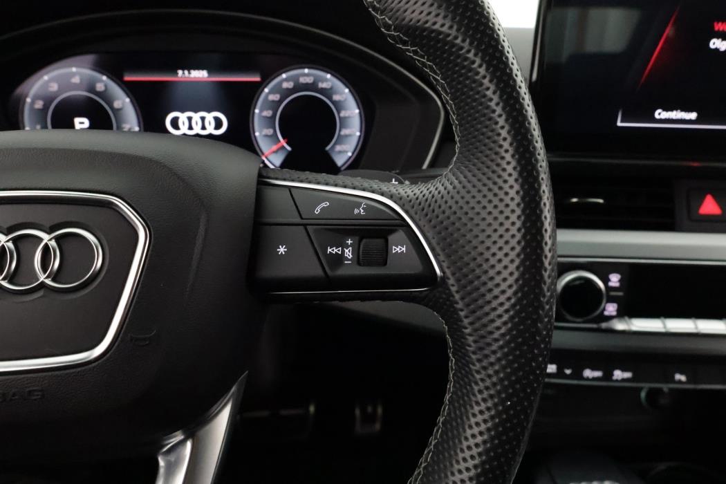 AUDI A4 2021
