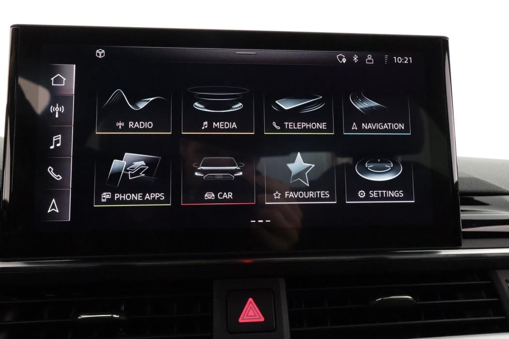 AUDI A4 2021