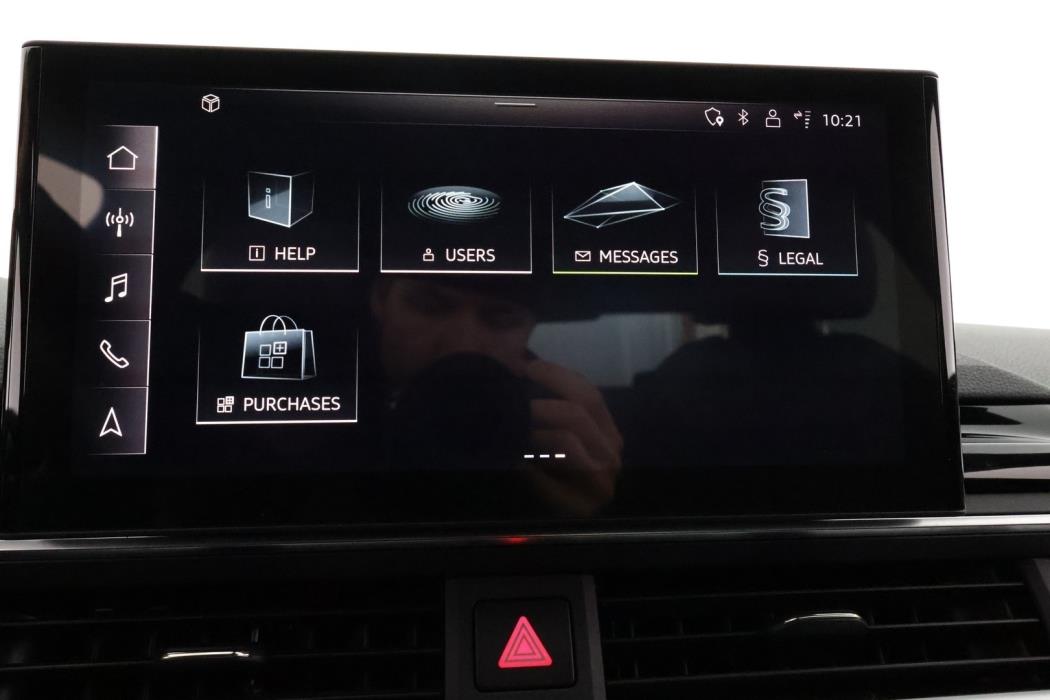 AUDI A4 2021
