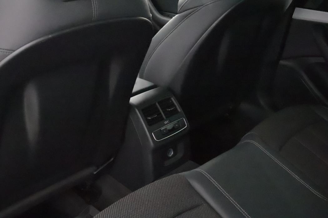 AUDI A4 2021