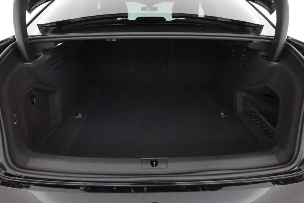 AUDI A4 2021